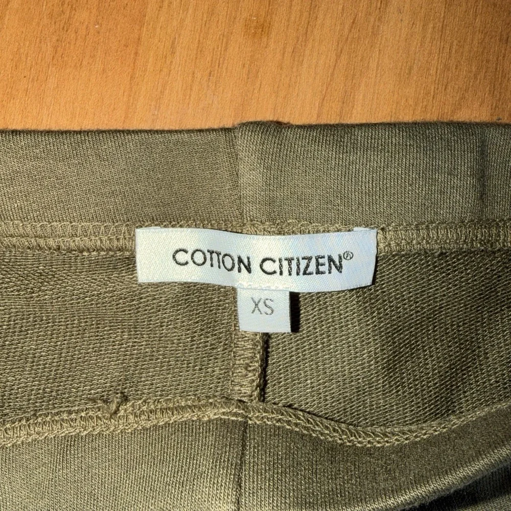 NWOT Cotton Citizen Women's Elastic Waist Biker Shorts Olive Green, Size X-Small